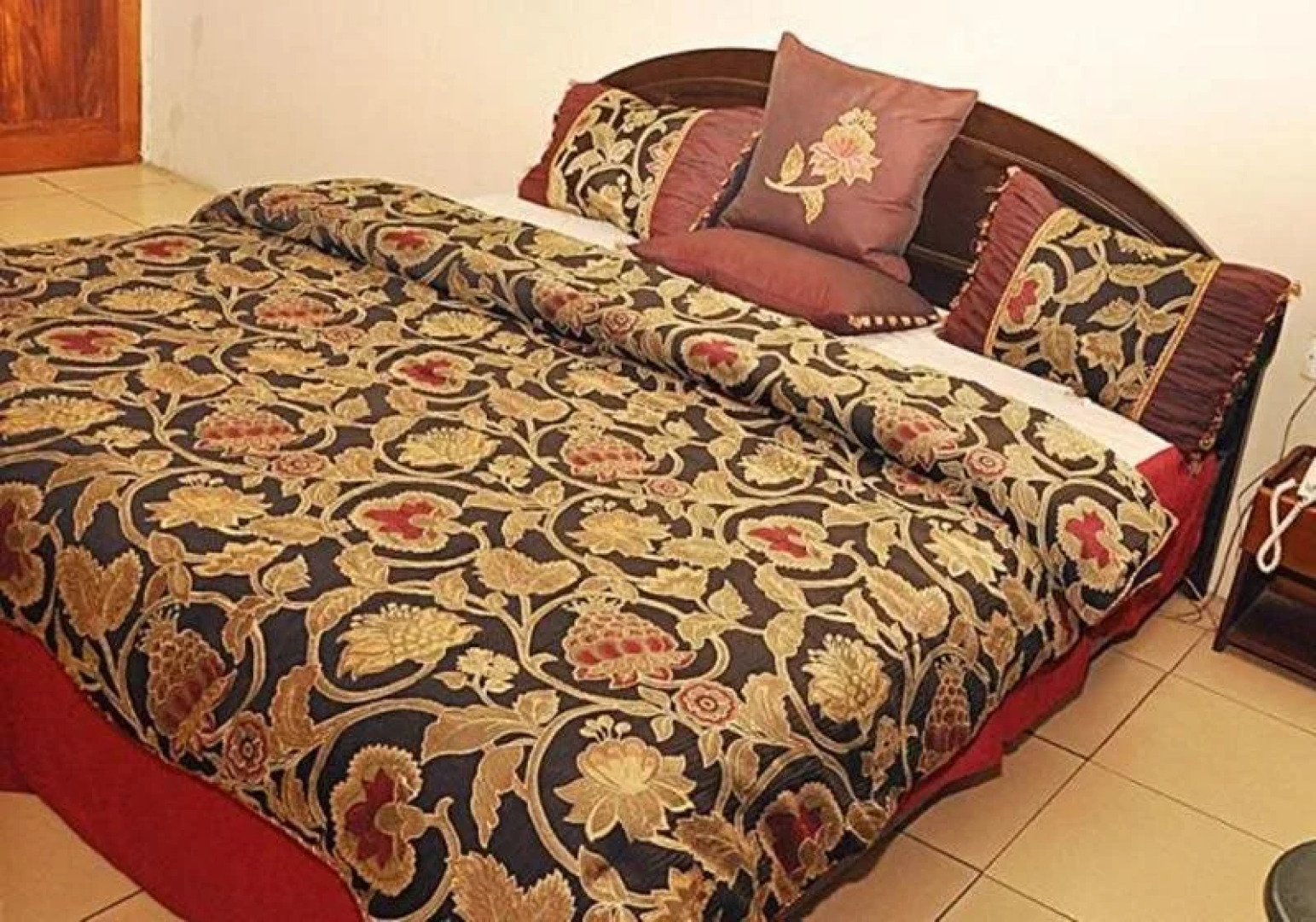 Golden King Apartment Hotel