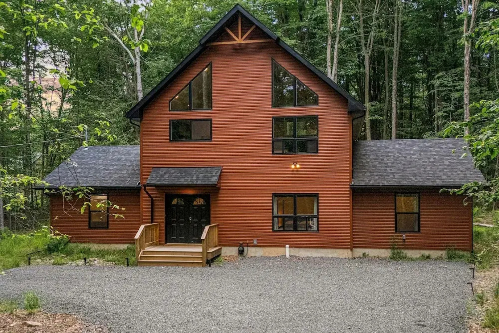 Happy Trails Chalet by Avantstay Sauna Deck Private Community Beach Access