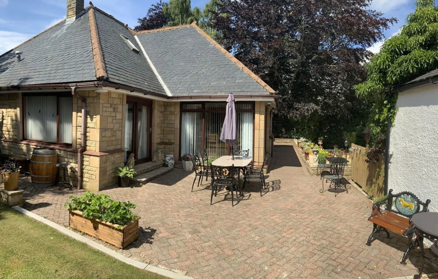 Remarkable 2-bed Cottage in Tranquil Setting