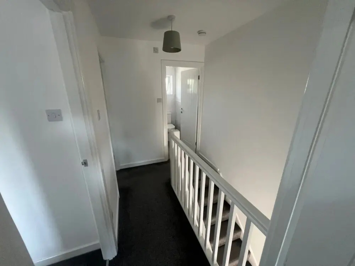 3 Bedroom House - Sleeps 6 & Free Parking