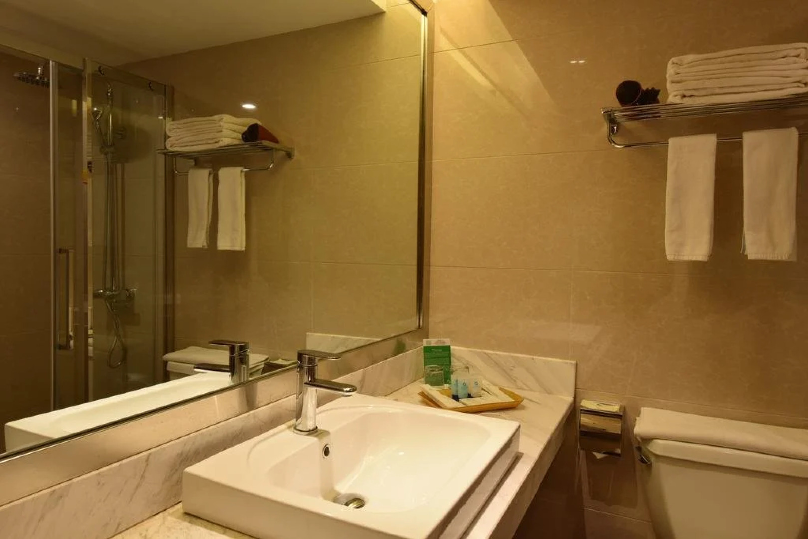 Kunming Long Teng Hotel