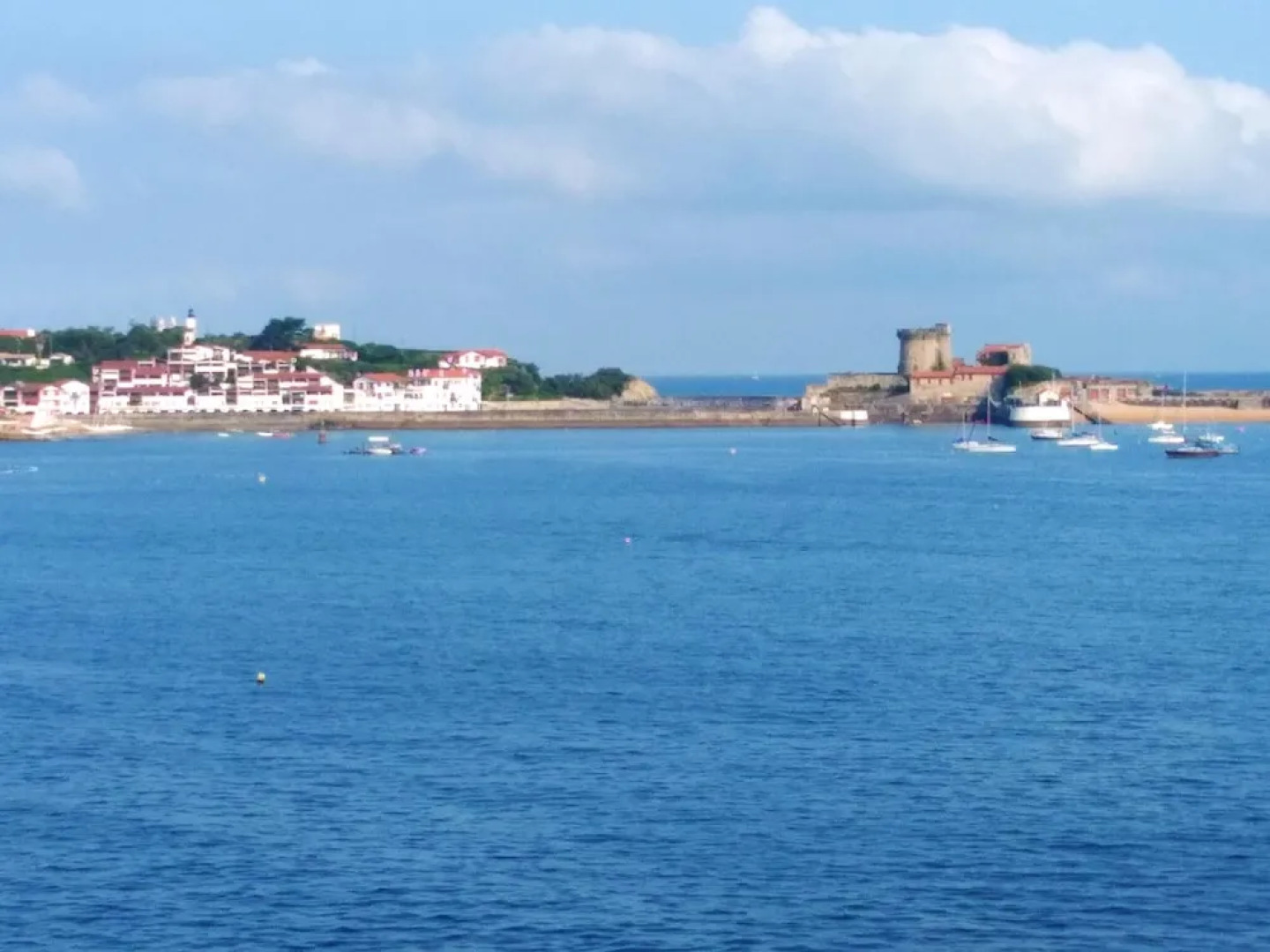 Studio in Ciboure, With Wonderful sea View, Shared Pool, Furnished Balcony - 300 m From the Beach