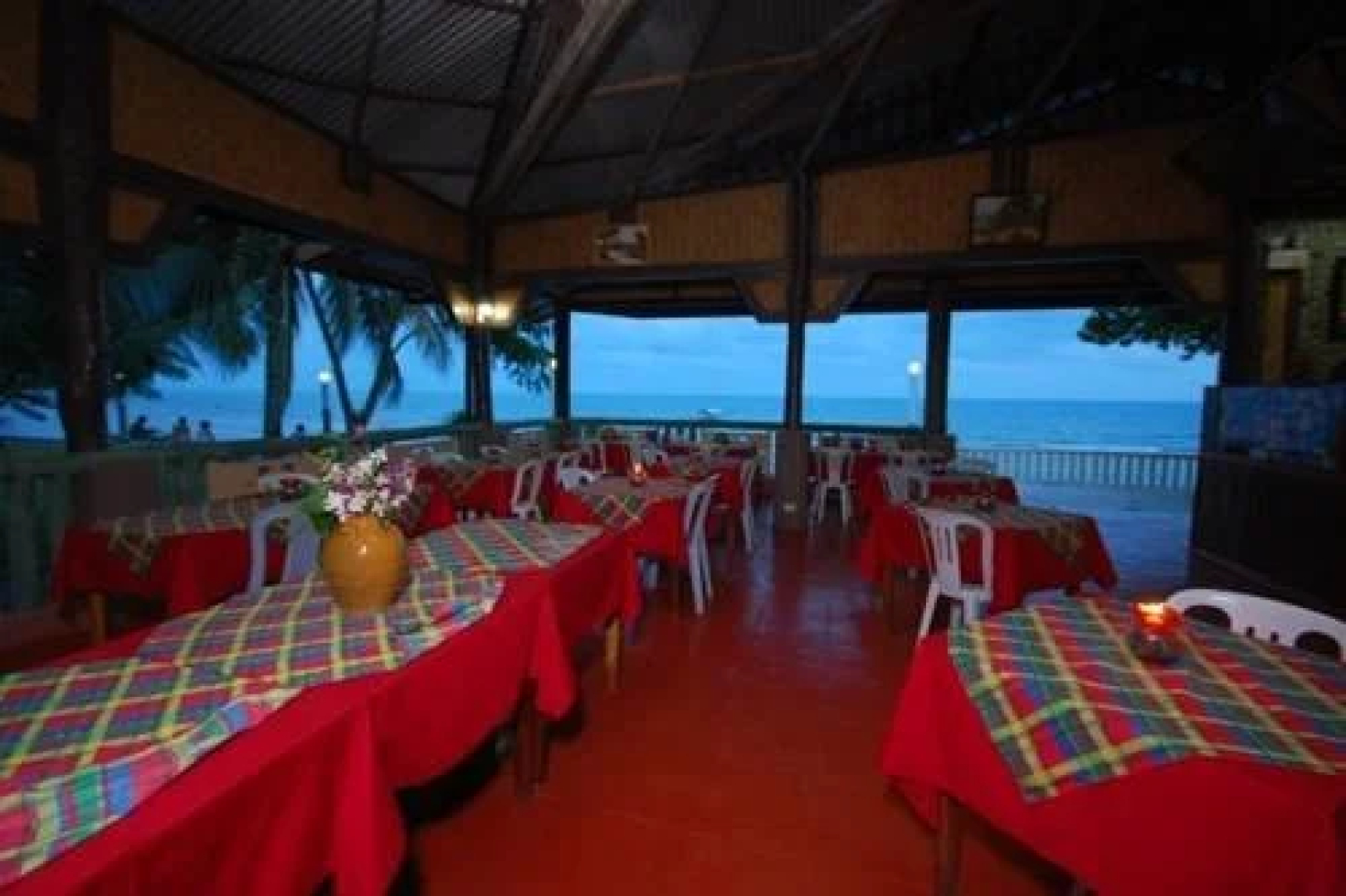 Villa Leonora Beach Resort