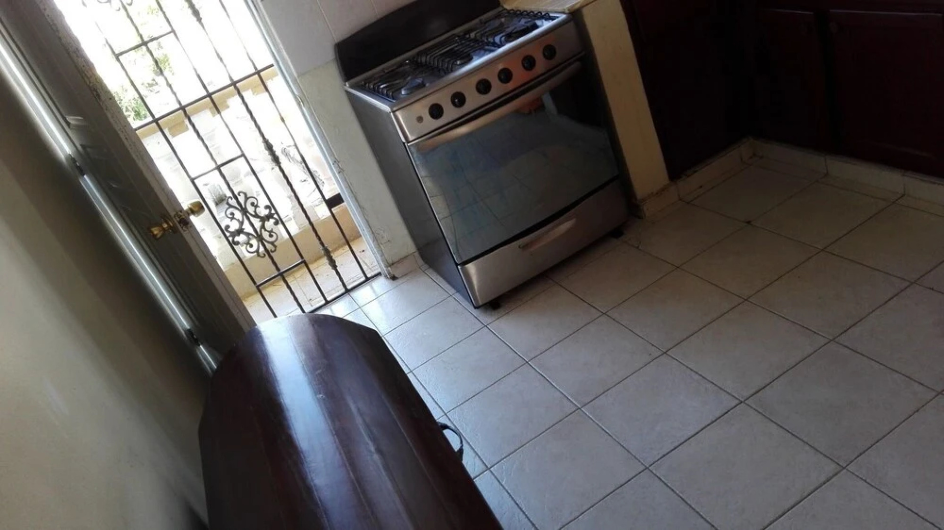 Bright and Youth Condo With hot Water