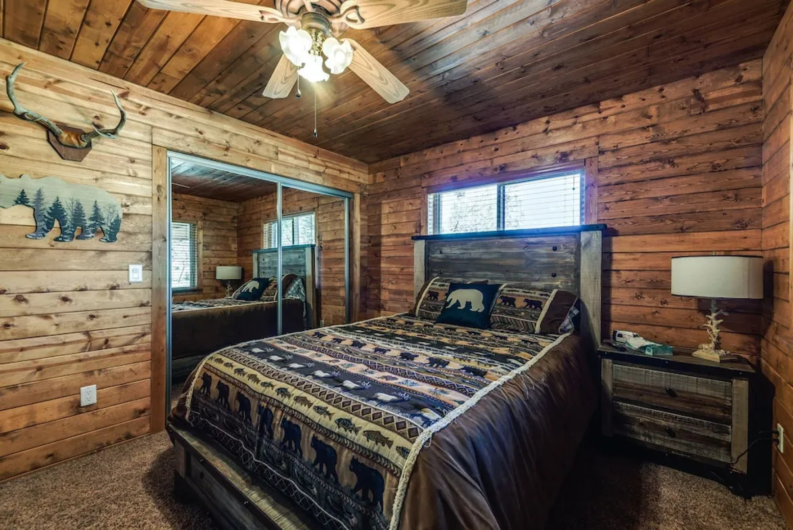 Well-appointed Alto Cabin w/ Fire Pit & Pool Table
