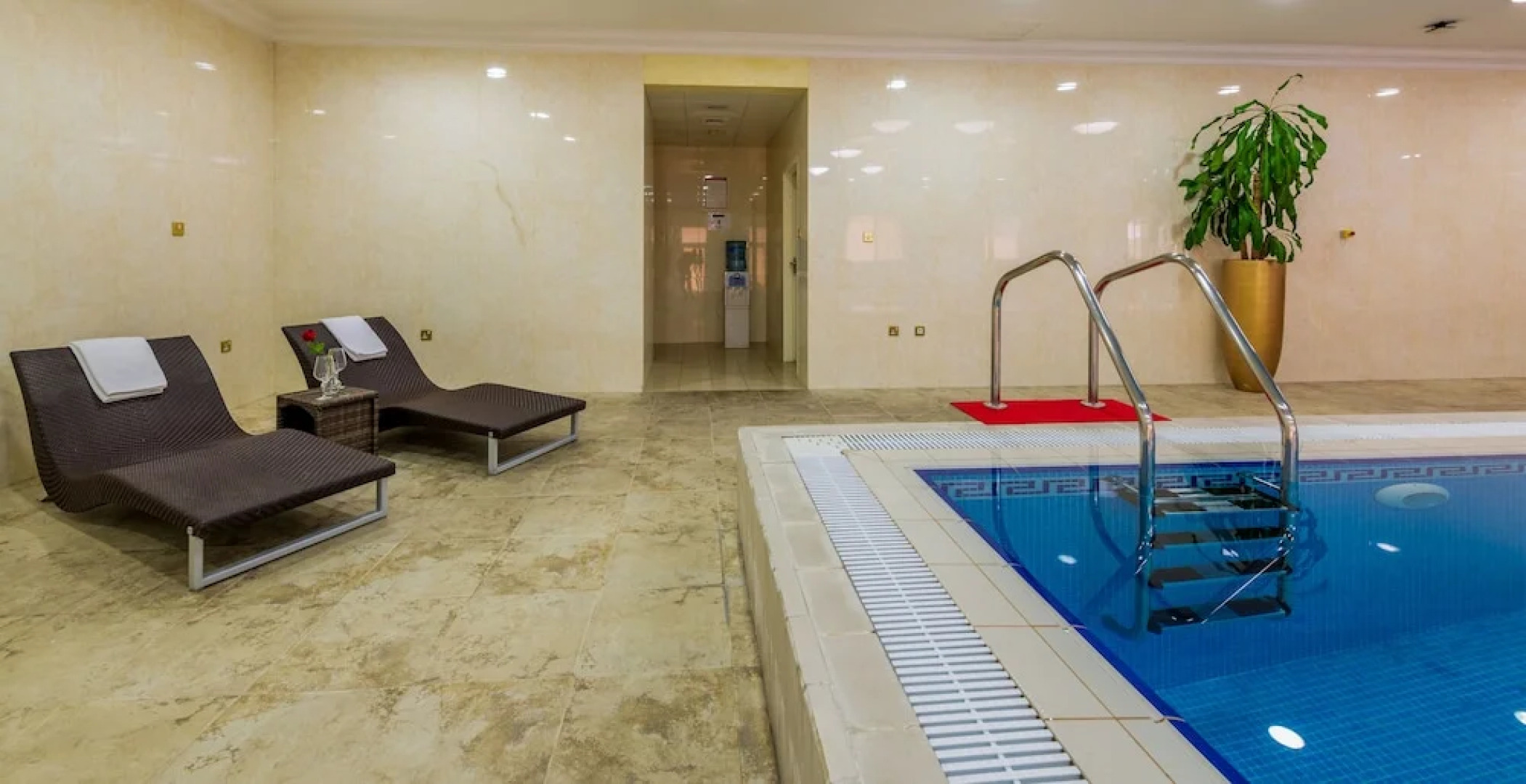 Al Sadd Suites Hotel