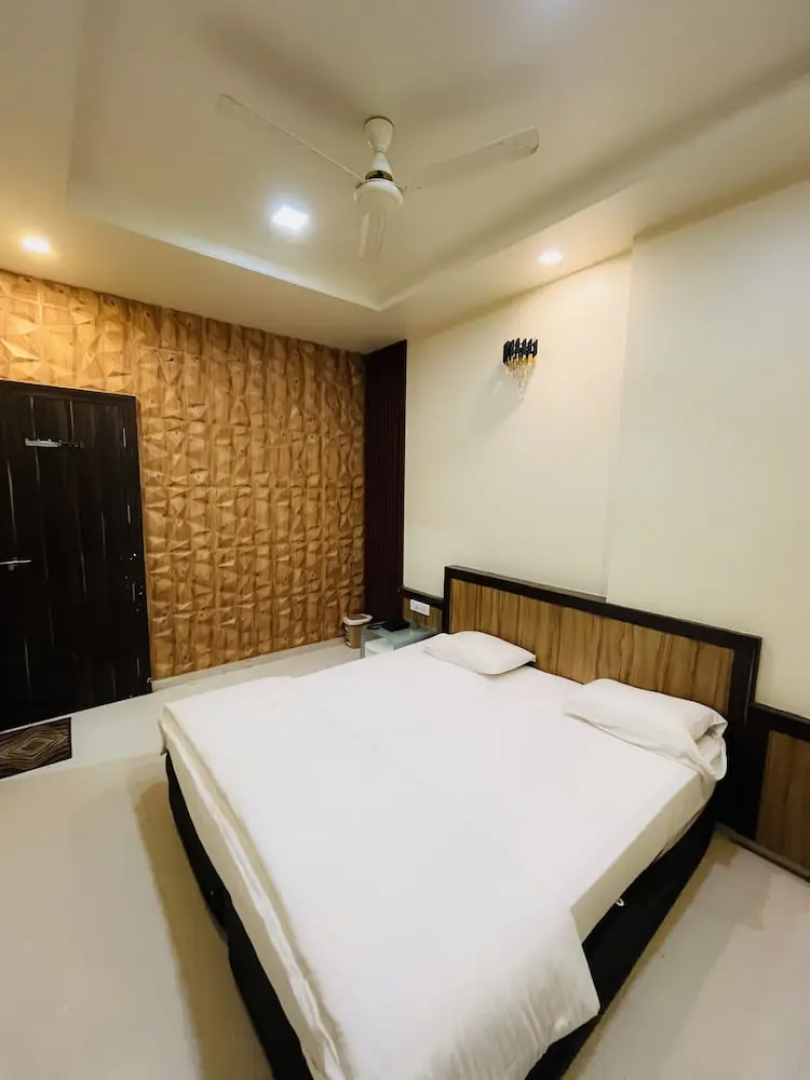 Shree Datta Hotel