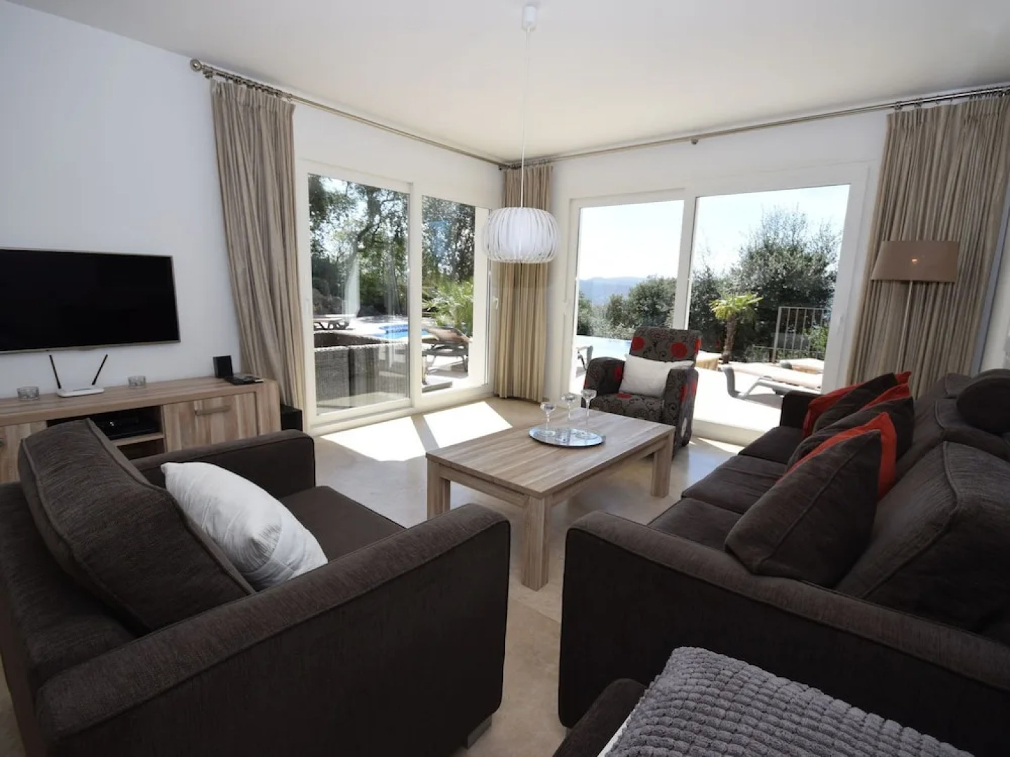 Beautiful Villa With Fantastic View and Infinity Pool Near Santa Cristina D'aro