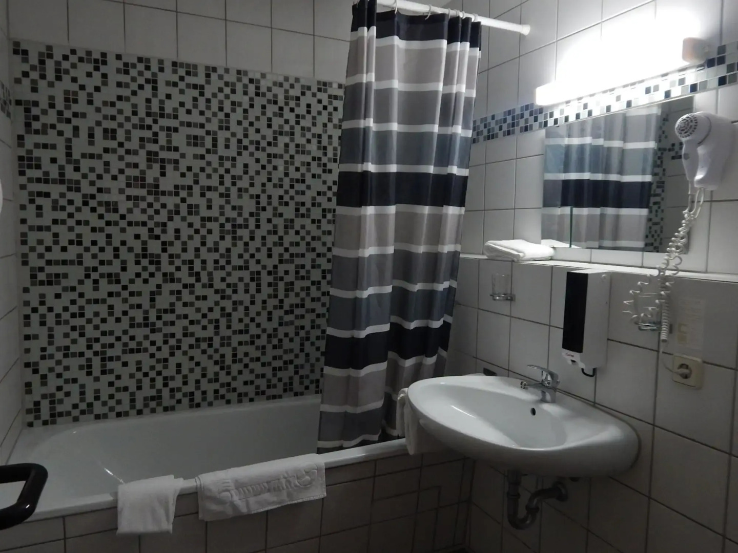 Bavaria Safari Hotel