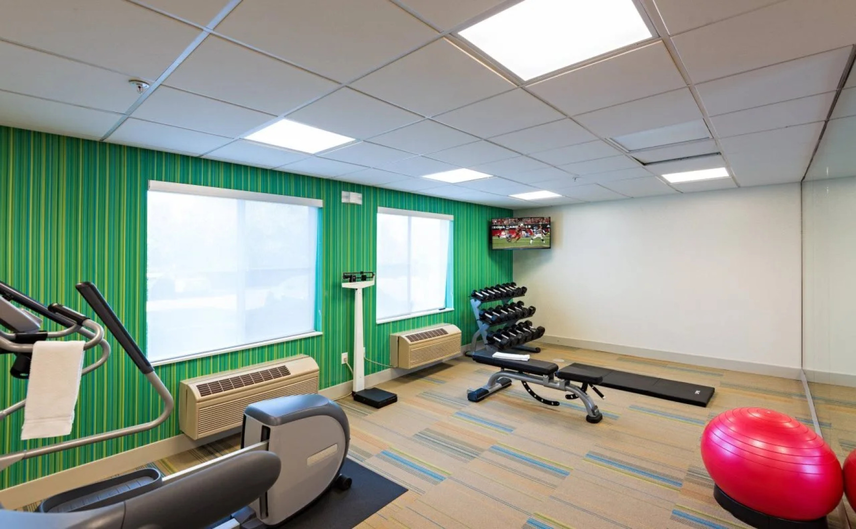 Holiday Inn Express Hotel & Suites PEORIA NORTH - GLENDALE by IHG