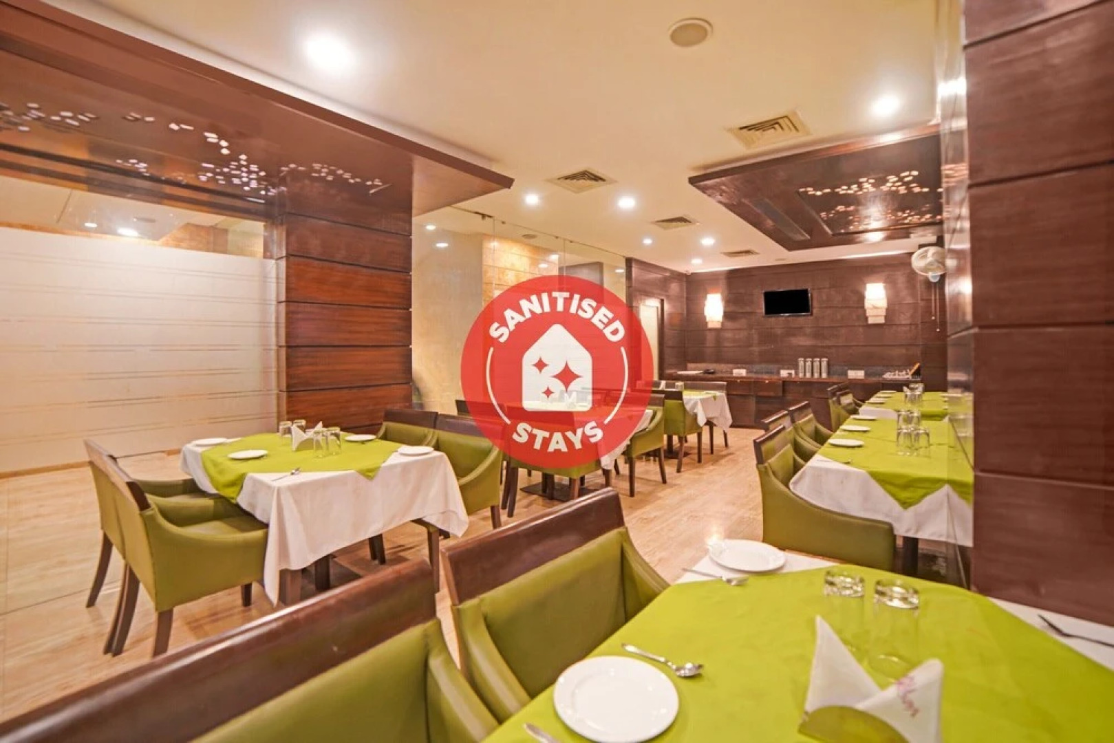 OYO 9580 Hotel Garnet Inn