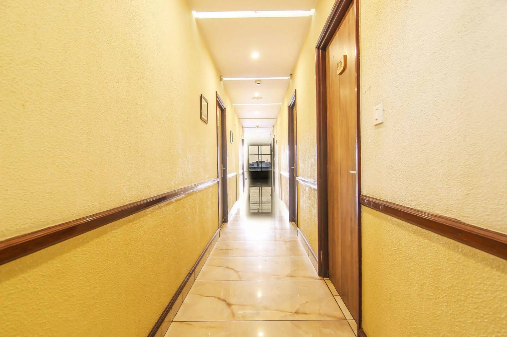 Townhouse OAK Hotel Edesia