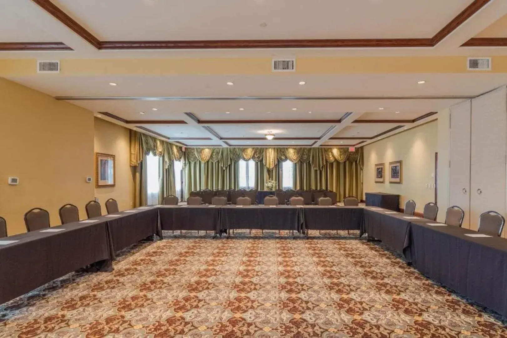Natchez Grand Hotel & Suites On the River
