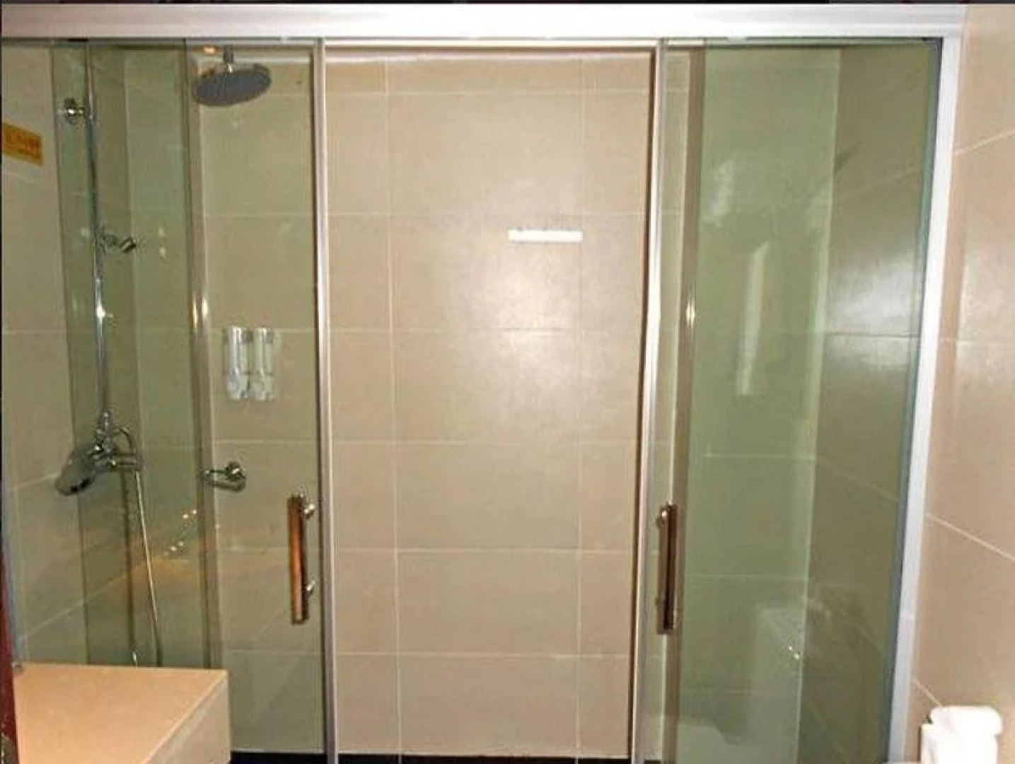 Ningbo Qingqishi Holiday Hotel