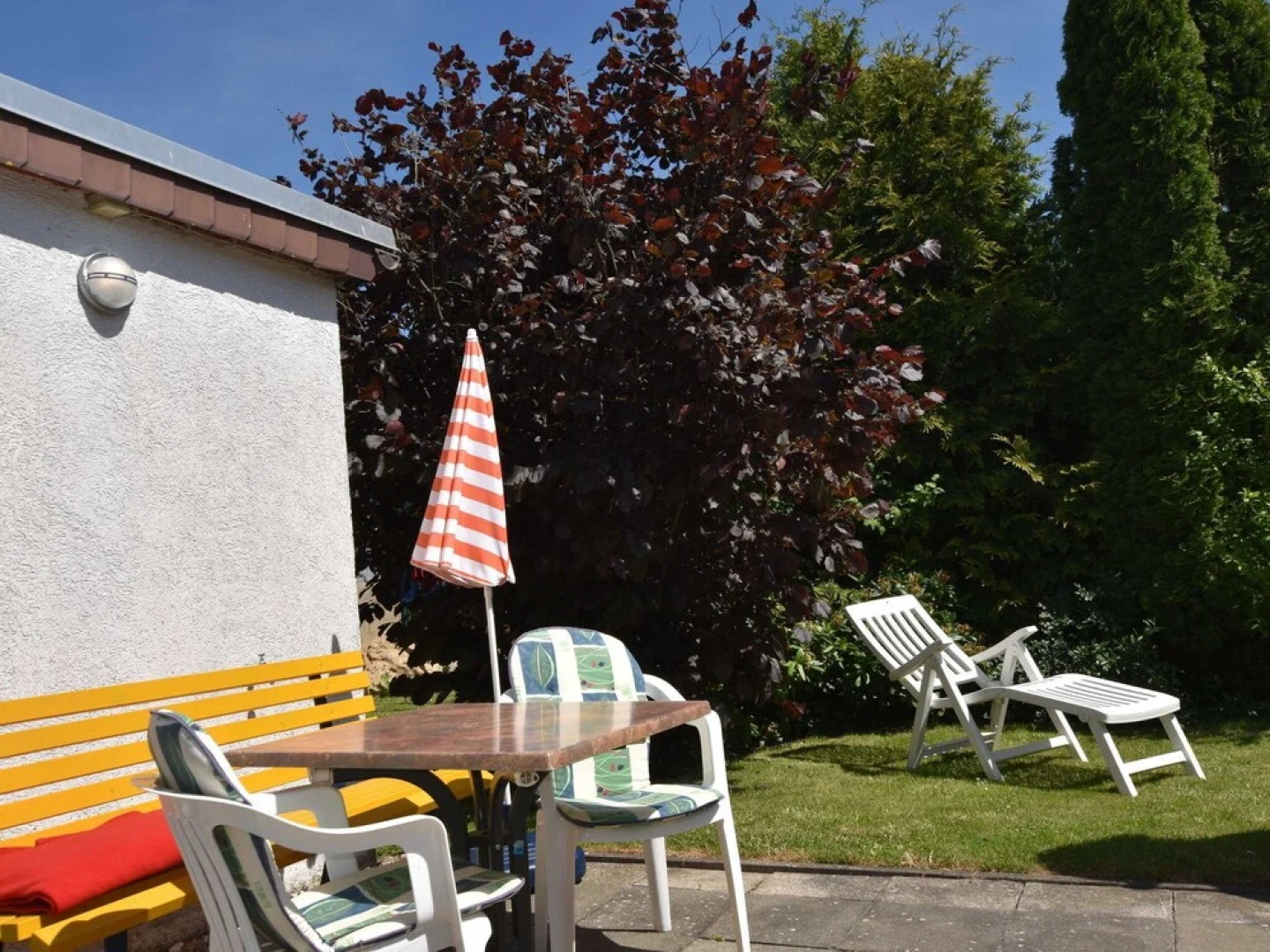Quaint Bungalow in Stove near the Beach