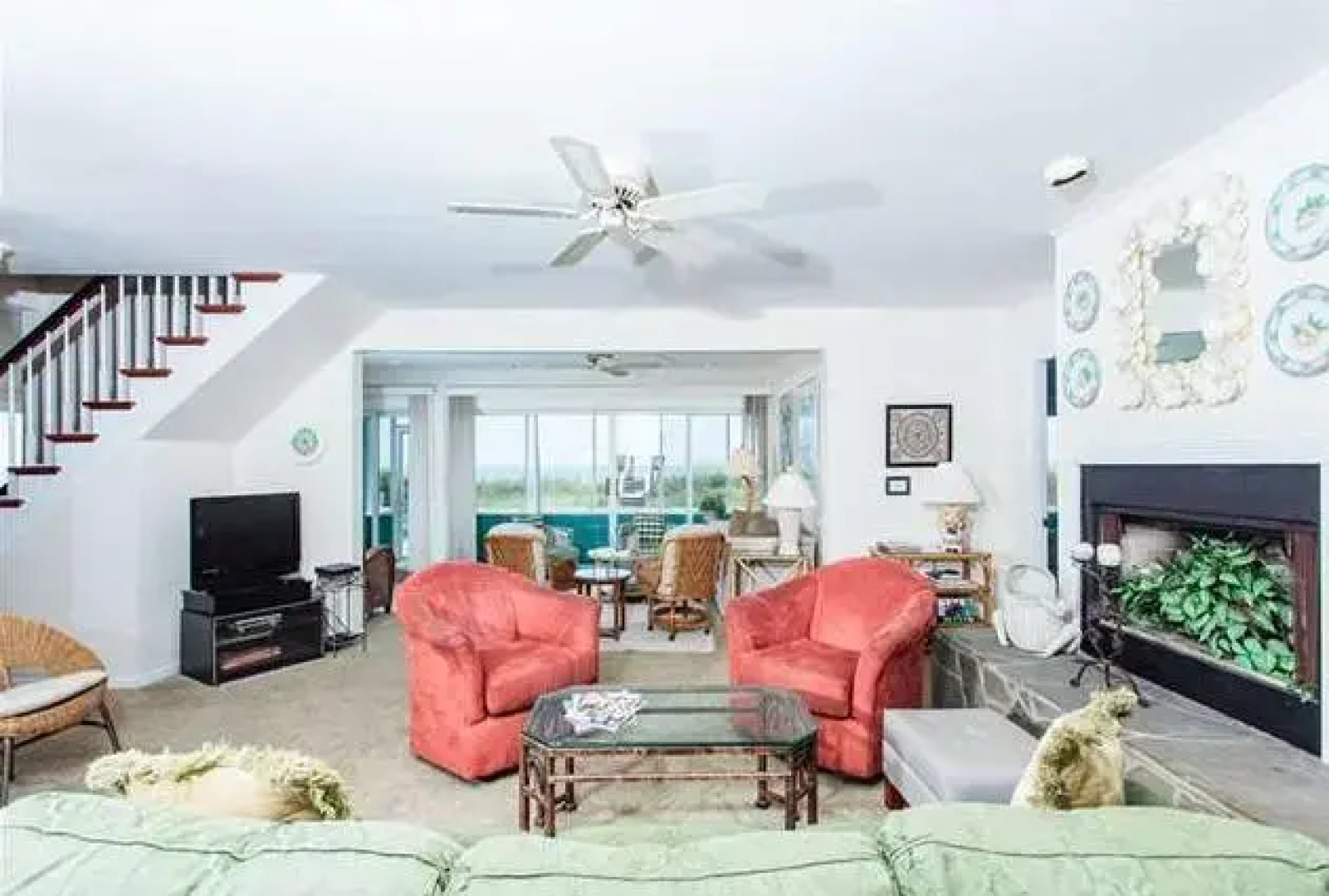 Island Life Beach House by Vacation Rental Pros