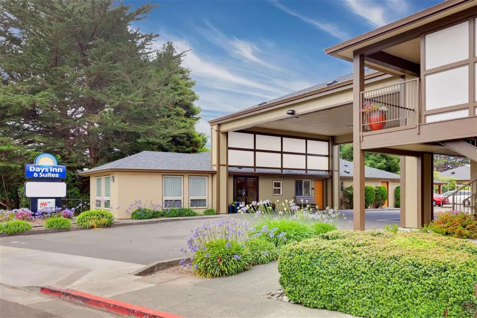 Days Inn & Suites by Wyndham Arcata