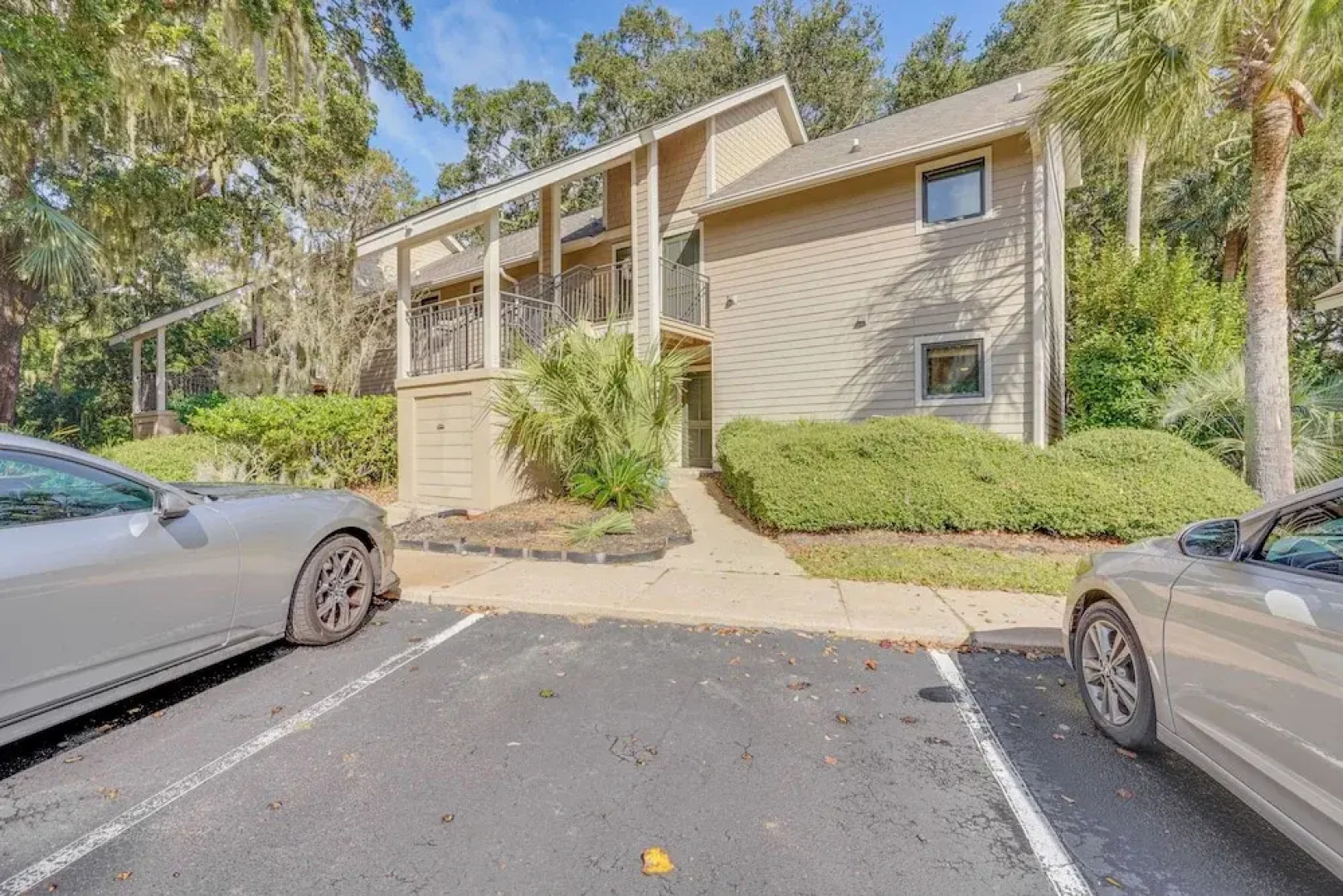 Luxe Tropical Resort Escape - Beaches Nearby!