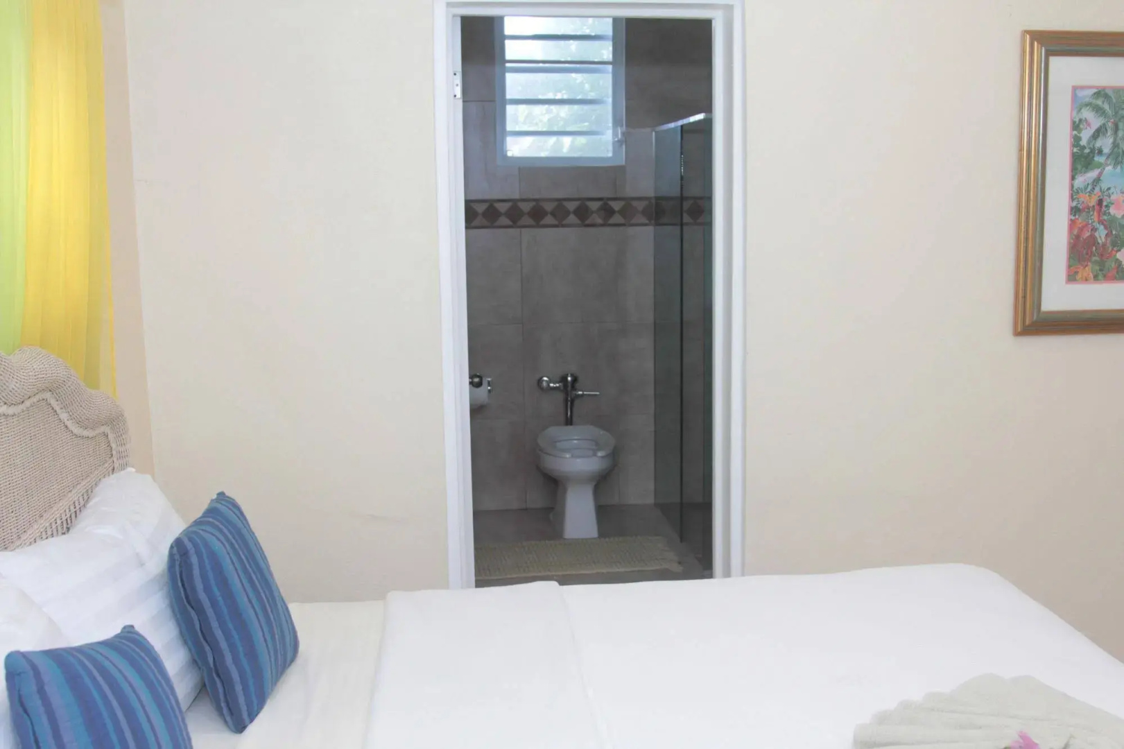 La Casa de Joy Airport Apartments