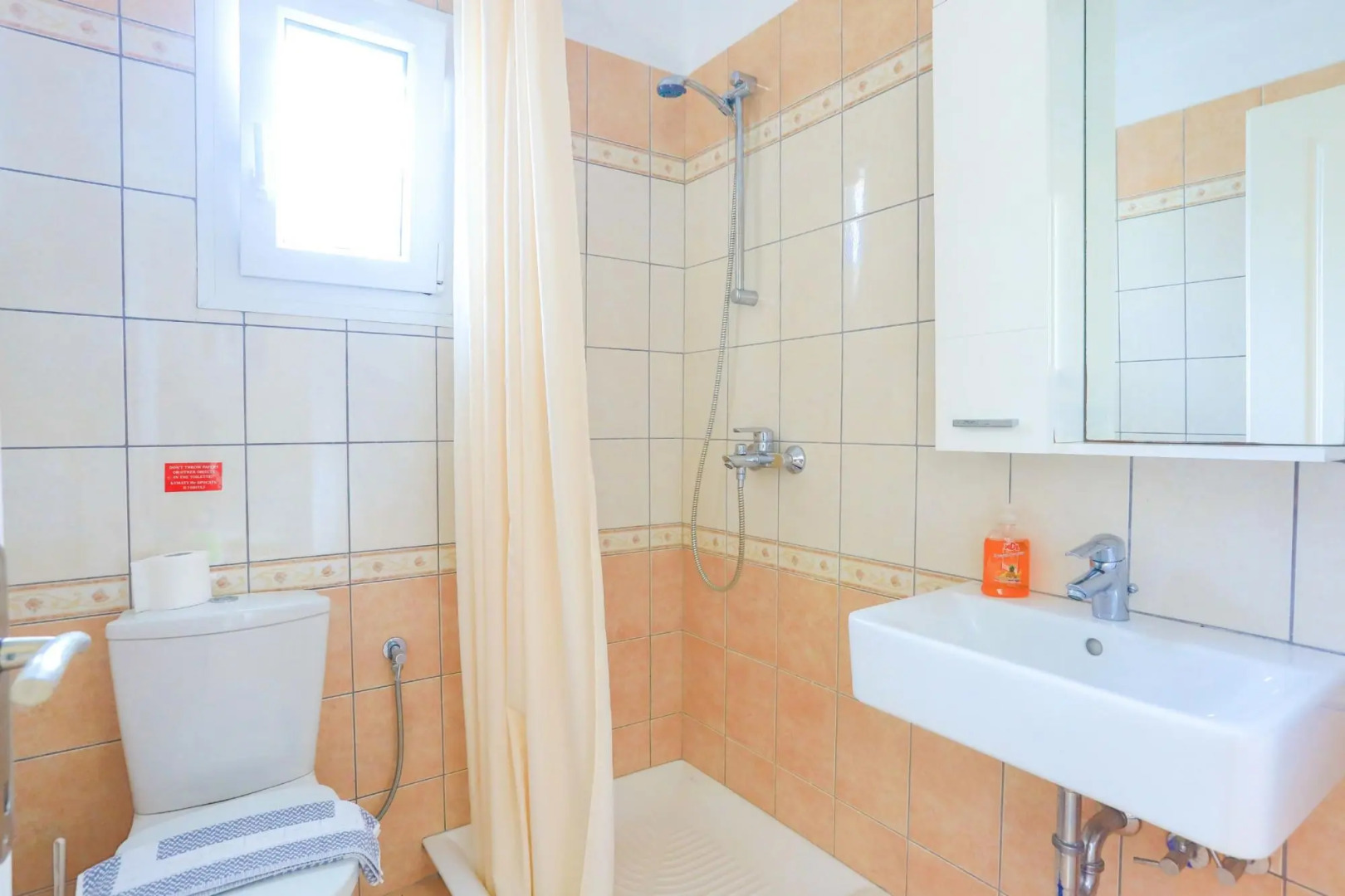 Captain Alex Villa Ena