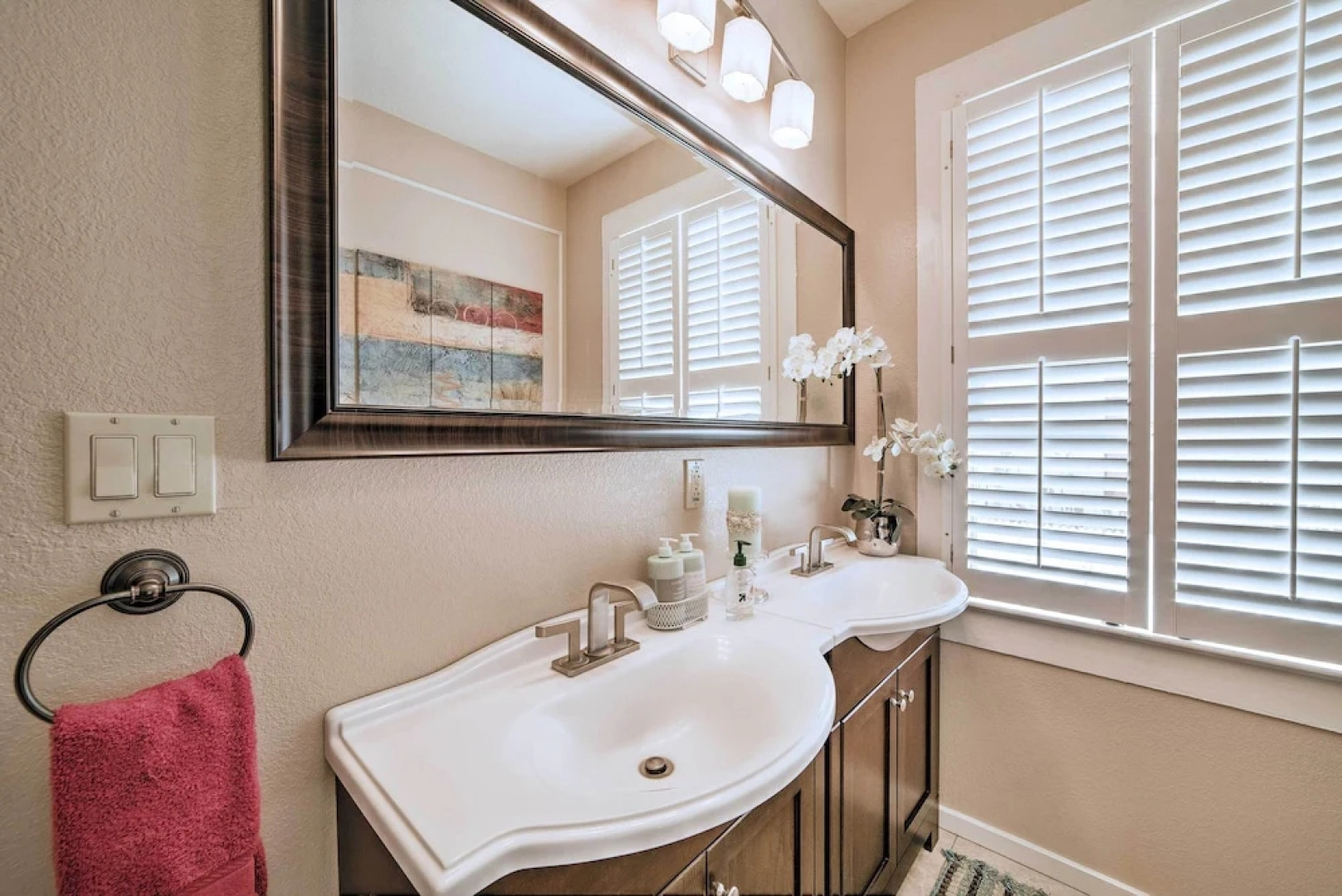 Hawaiian Hideaway w/ Yard < 2 Miles to Hilo Bay!