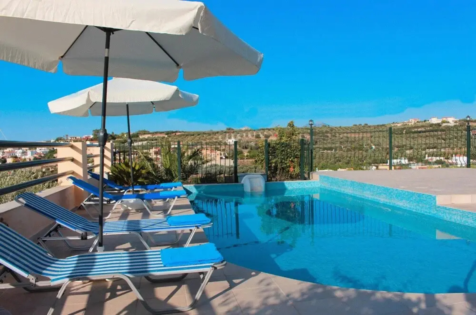 Dulce Propiedad Ubicada En Asteri Para 4 Personas.