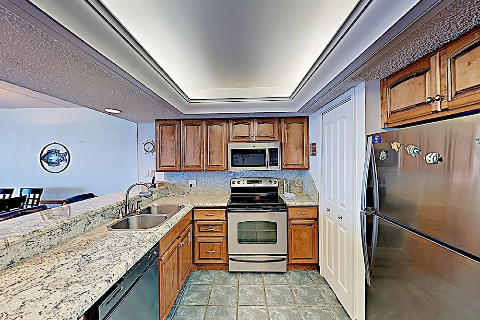 Suntide III Condominiums
