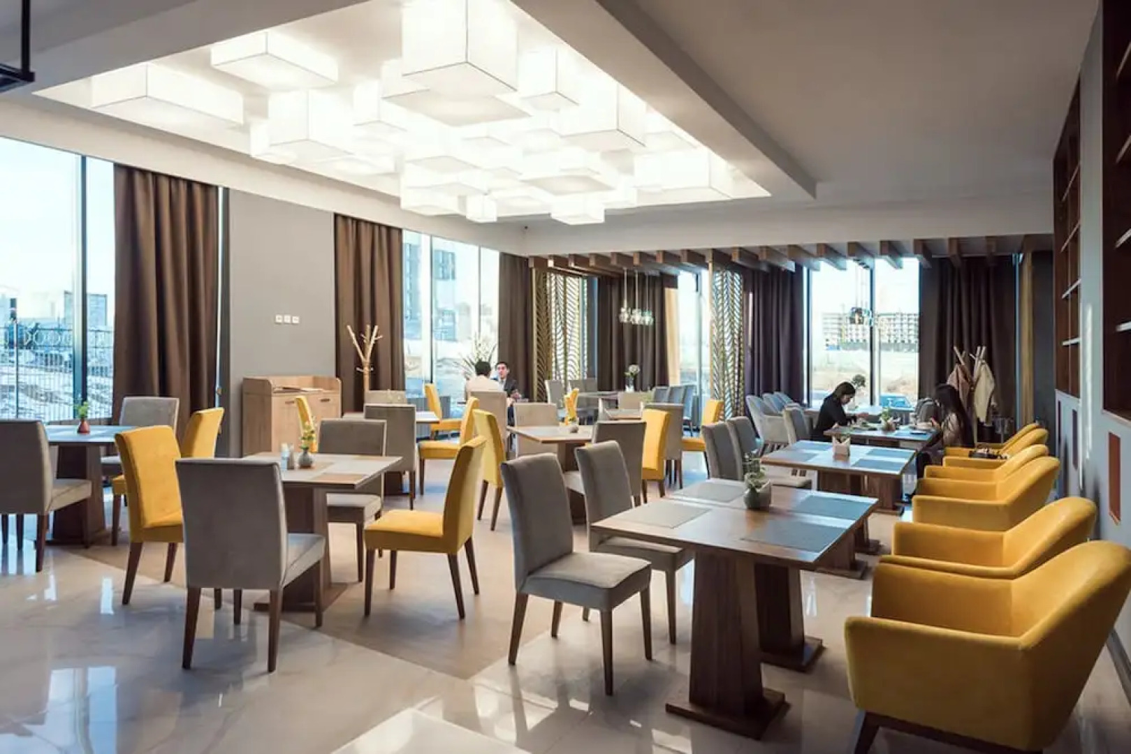 Отель The Square