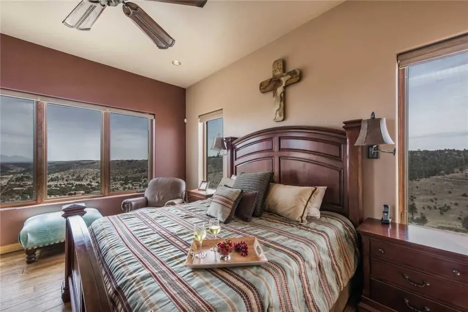 La Punta - Four Bedroom Cabin with Hot Tub