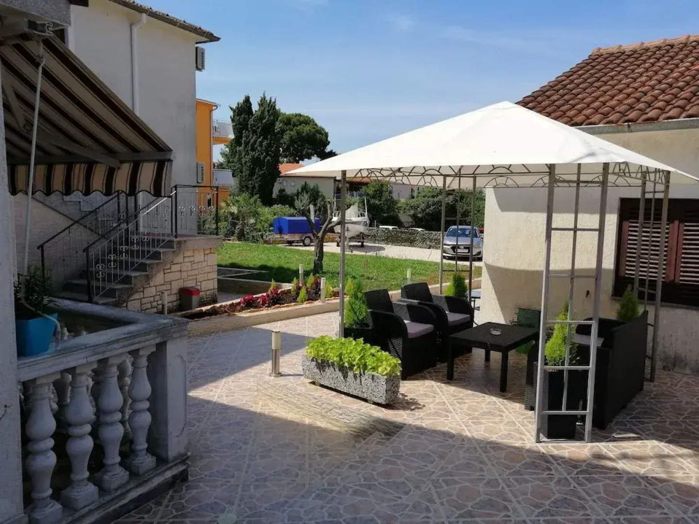 Viktor Rooms and Apartments