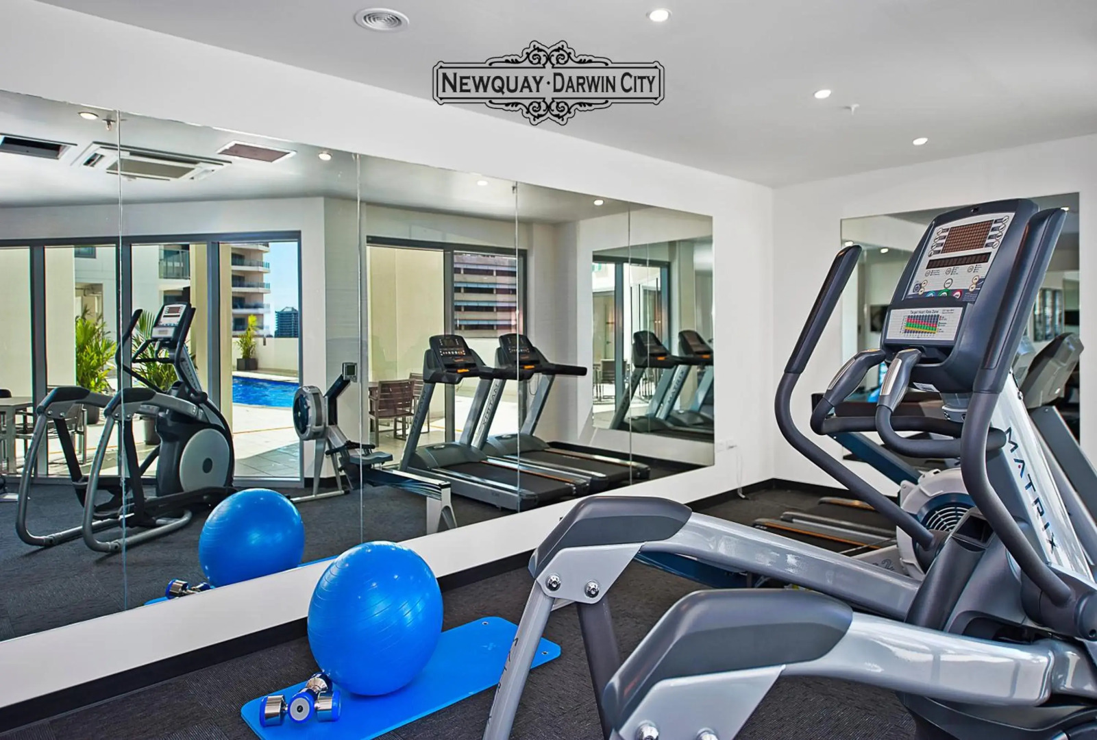 "NEWQUAY" Ideal Location & Views at PenthousePads