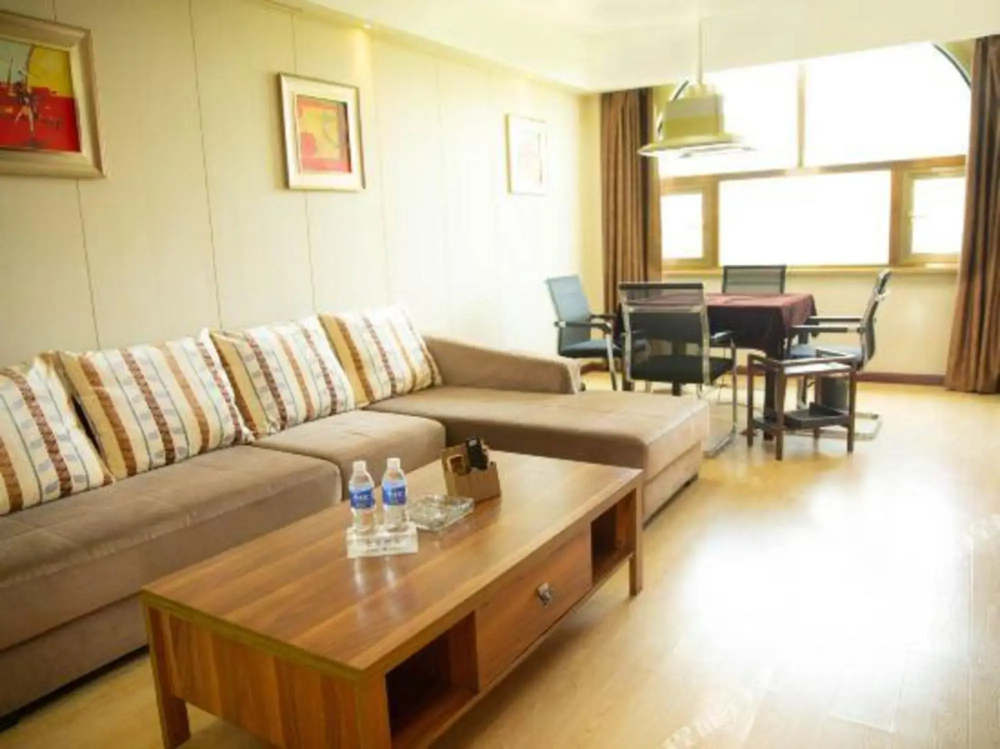 V9 Holiday Chain Hotel (Yingcheng Hanyi)