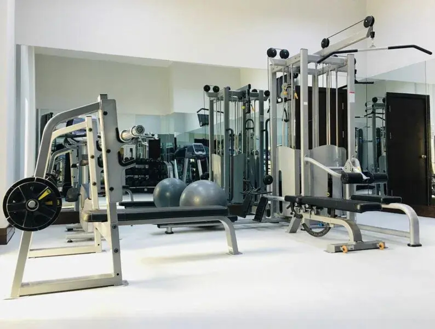 Чарлак Отель