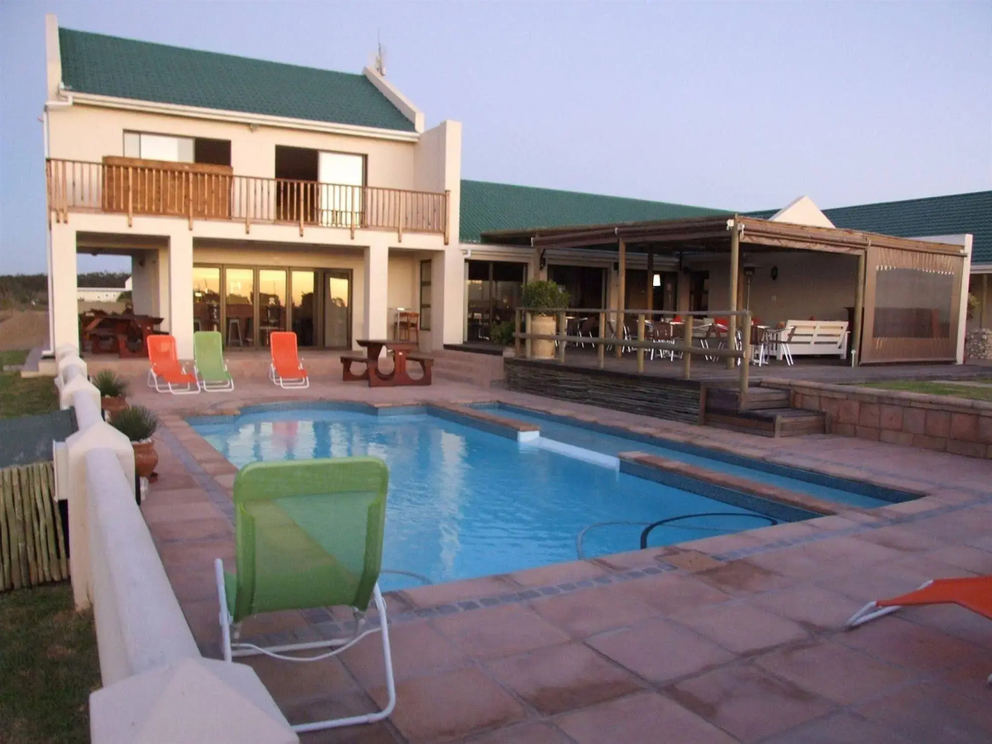 The Wacky Bush Lodge