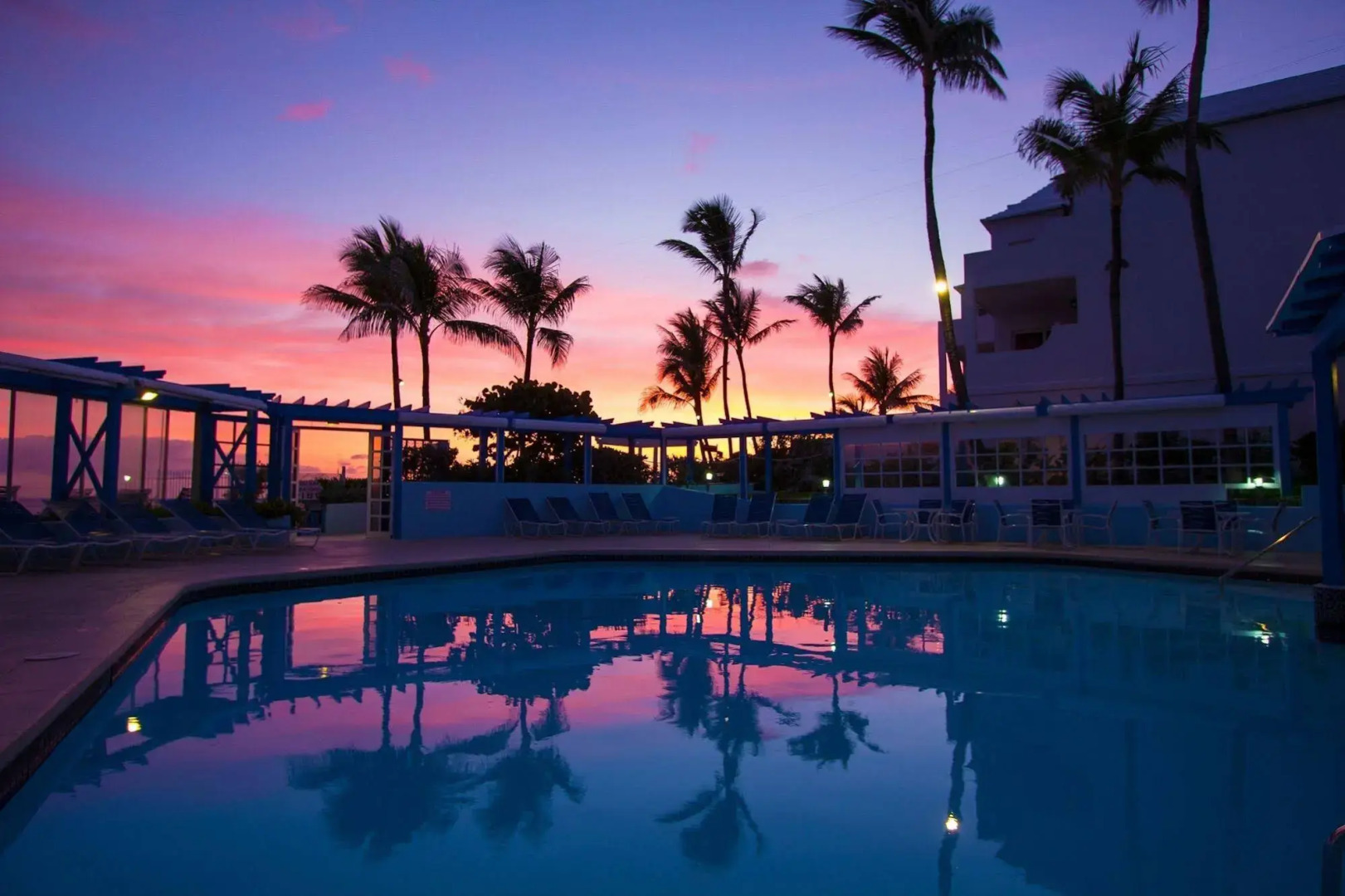 Paradise Island Beach Club by RedAwning