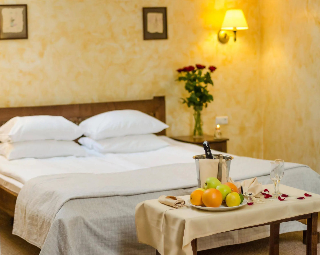 Под Темплем Отель