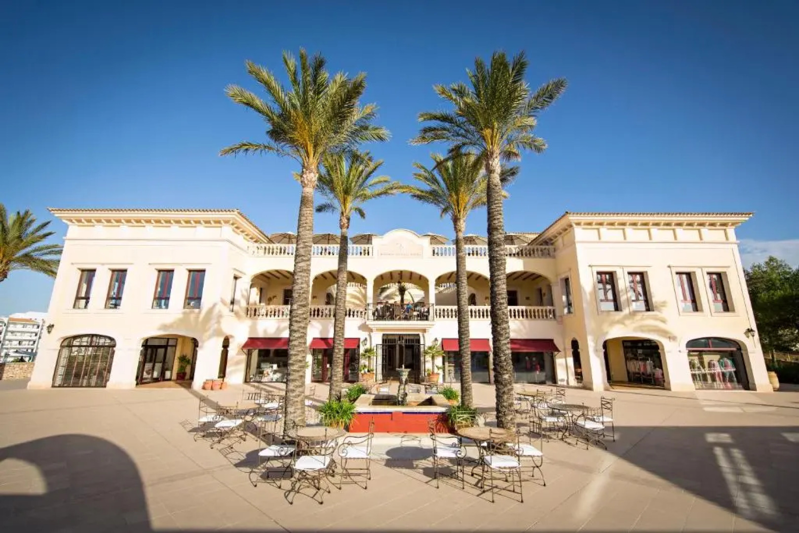 Robinson Cala Serena