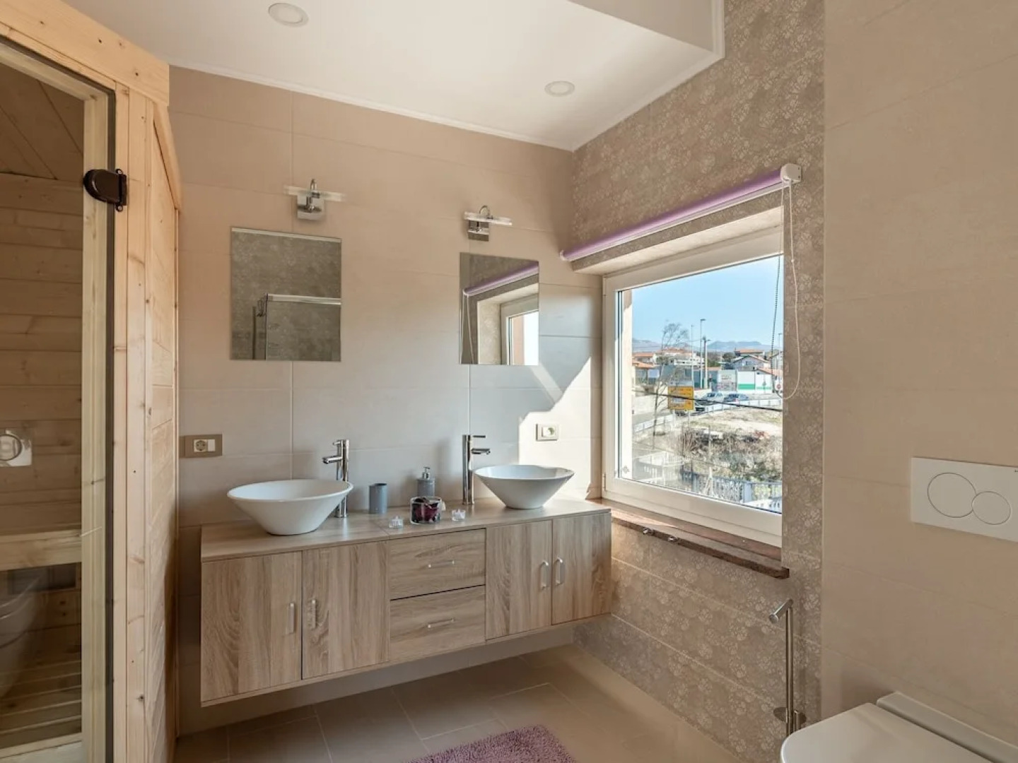 Plush Apartment in Rijeka with Hot Tub near Sea