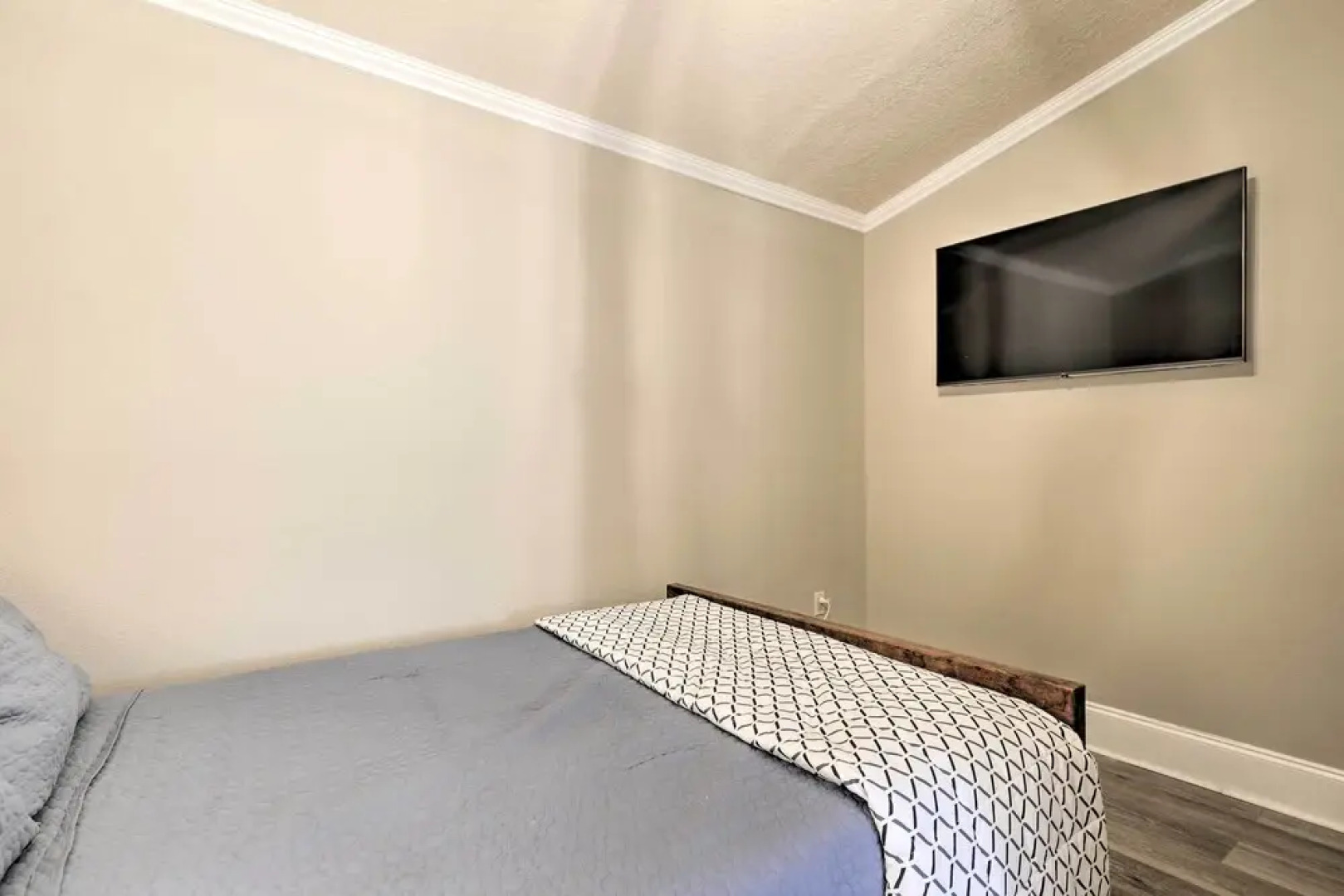 Charming Port Richey Retreat w/ Shared Dock