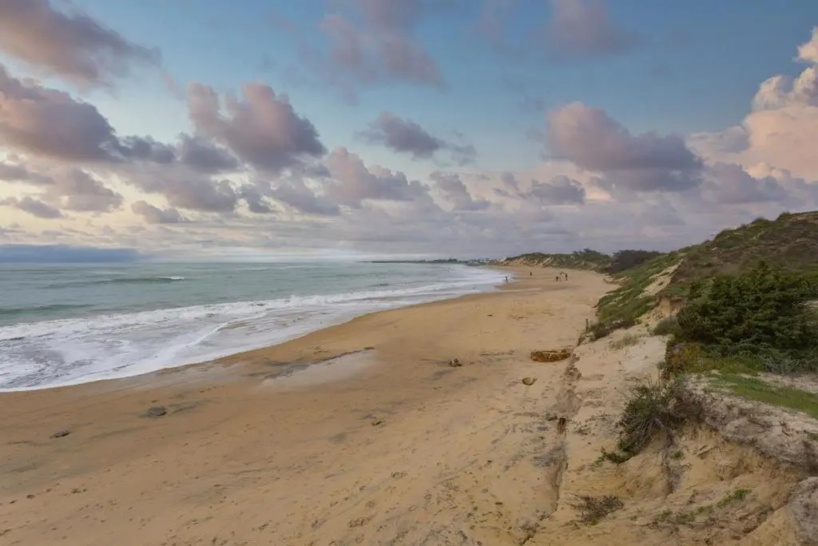 PALMERAS-CANDOR free parking by Cadiz4Rentals