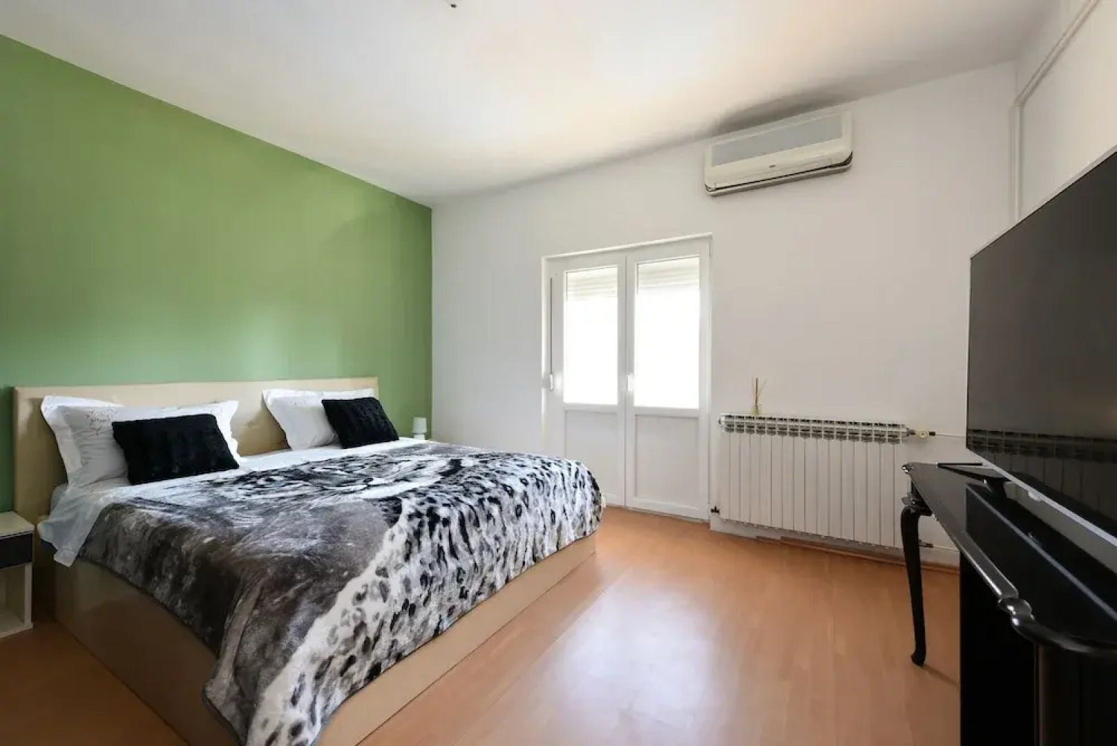 Holiday Apartments Yes Peace