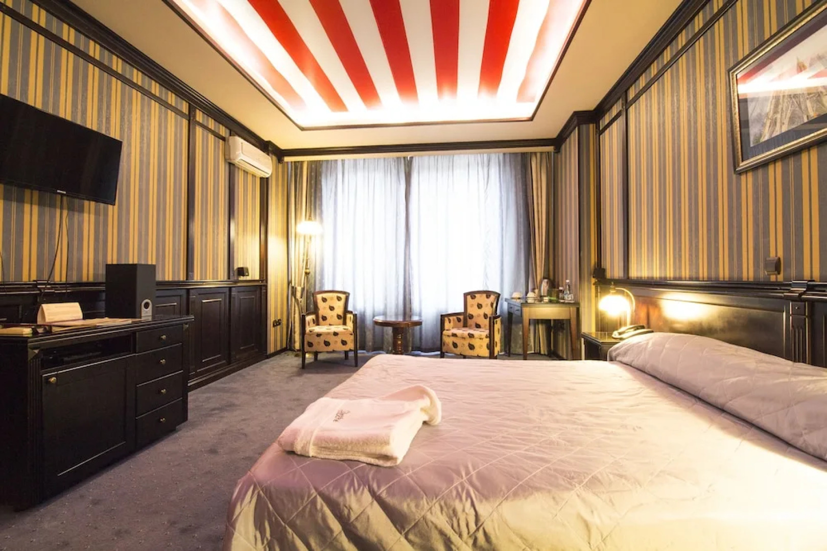 Атташе Отель