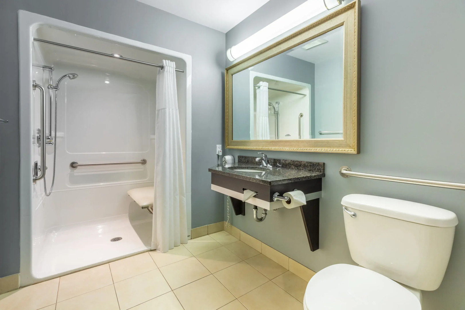 Quality Inn & Suites, Victoriaville,  QC