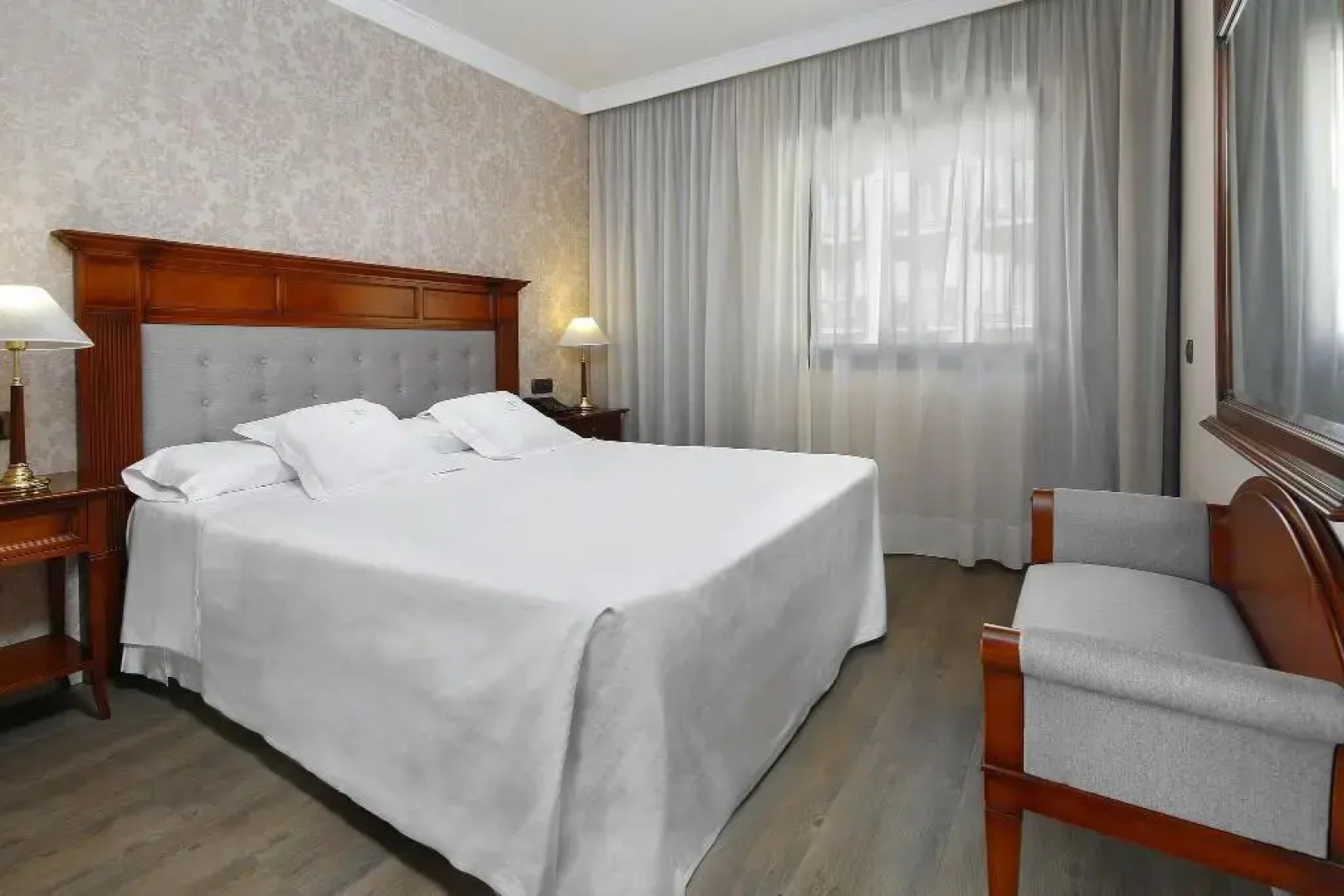 Aparthotel Hispanos 7 Suiza