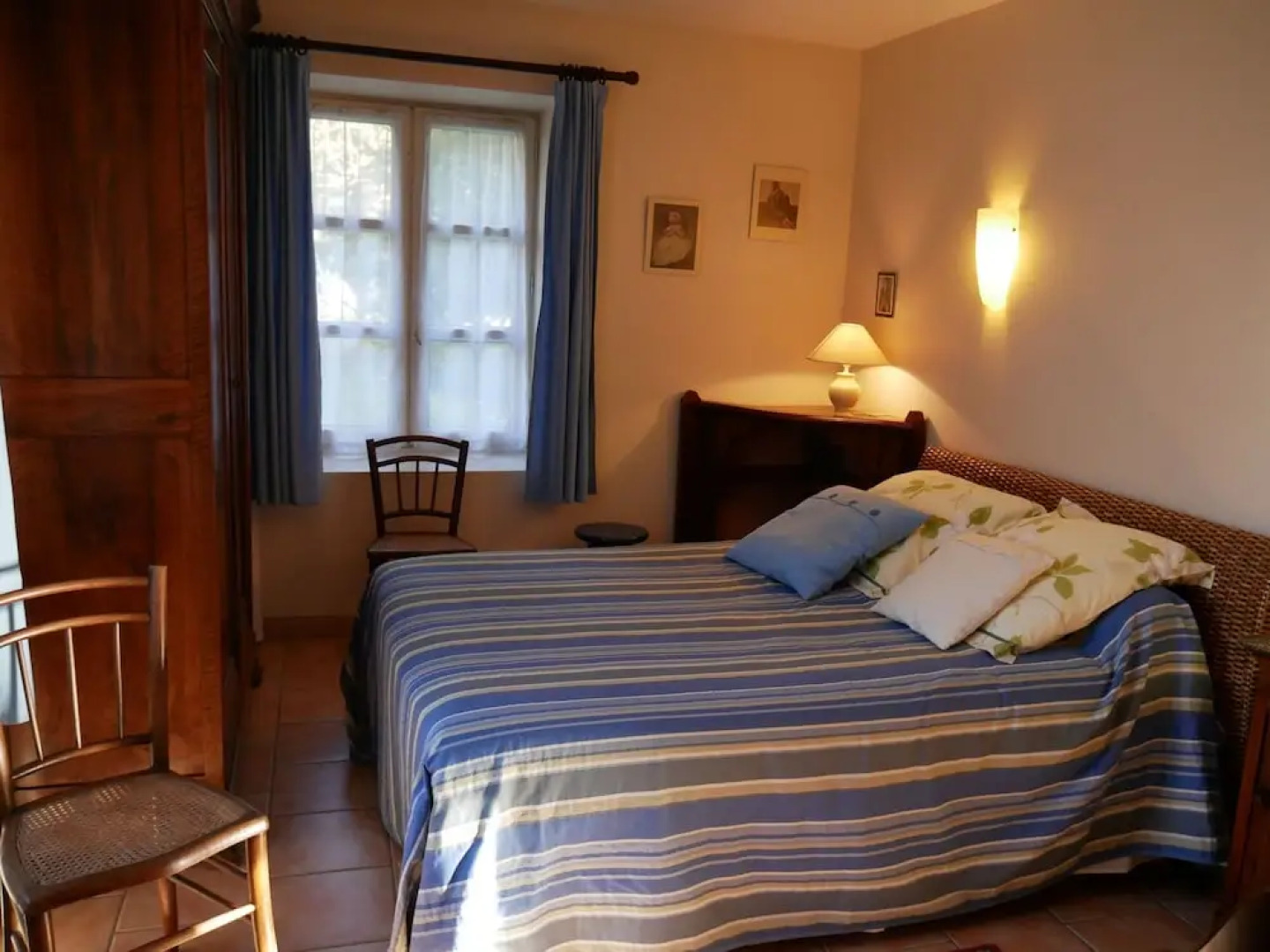 Fantastic Holiday Home With Large Garden in Cultural Surroundings of Saint-ay