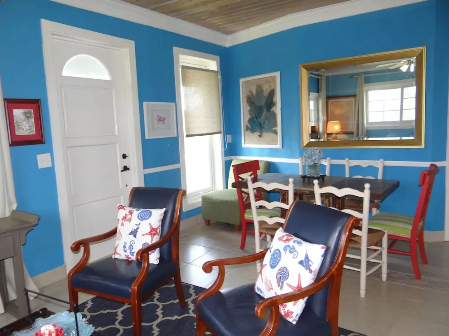 Rollezz Villas Beach Resort