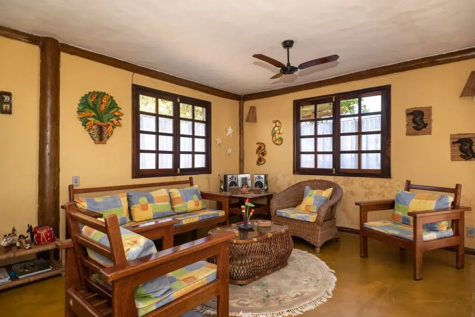 Em condomínio fechado com segurança: Vila do Outeiro