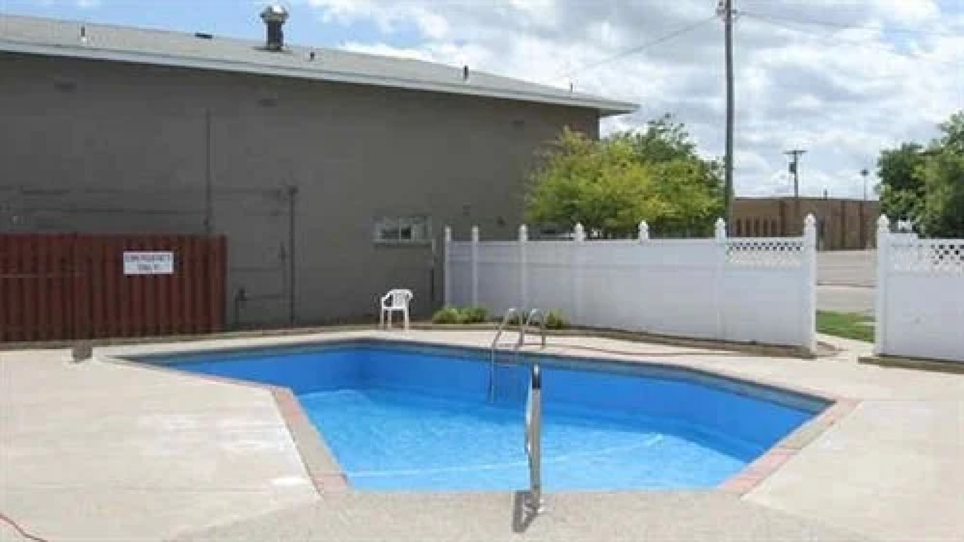 1st Travel Inn Oakley