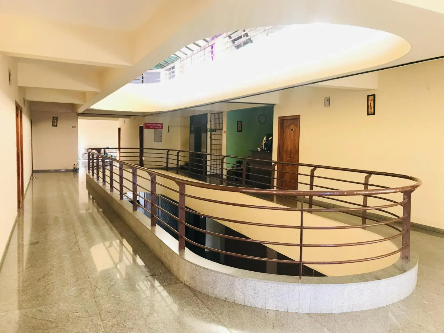 Rio Restotel Humming Bird