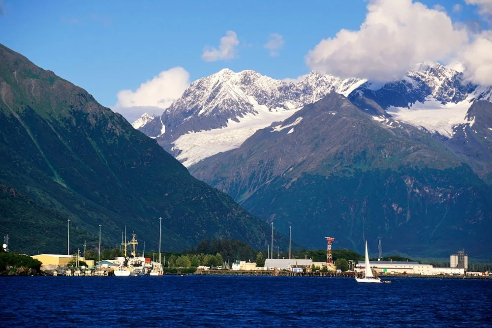 Totem Hotel and Suites